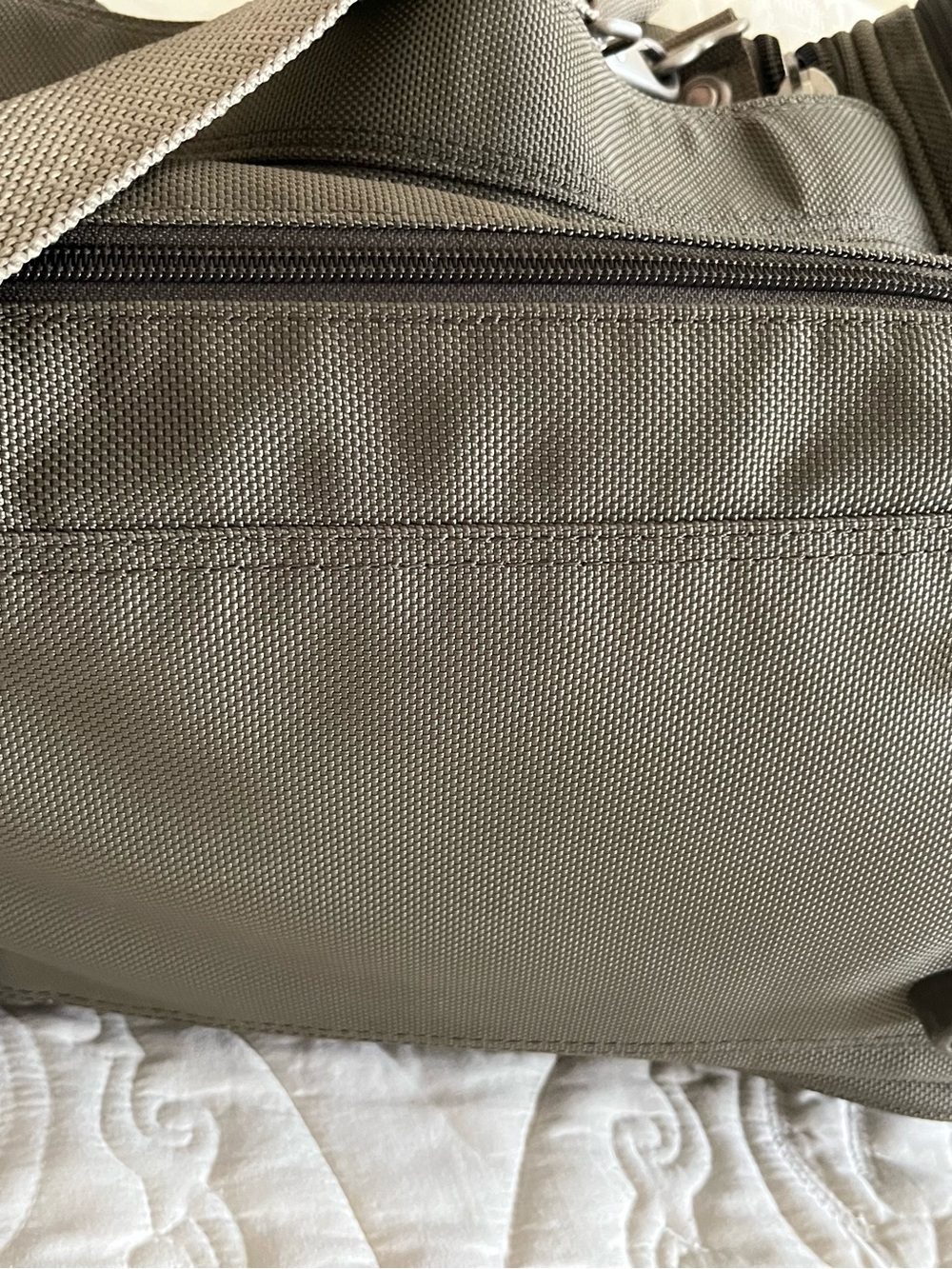 Briggs & Riley Olive Men's Travel Bag - Picture 9 of 11